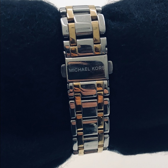 michael korse , women watch , gold and silver - Picture 3 of 6